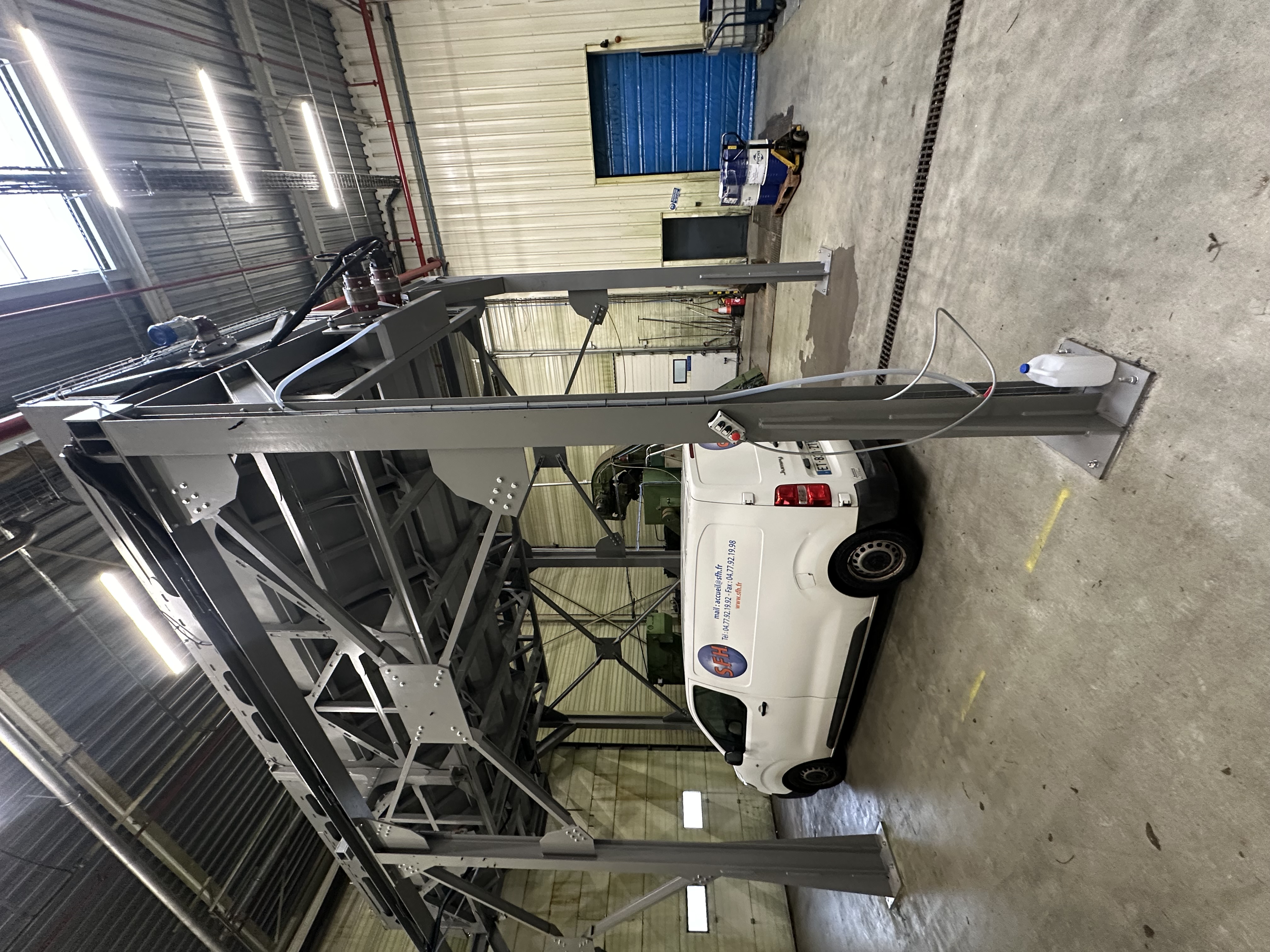 SFH /Logistics optimization: a customized hopper for HFC AALBERTS