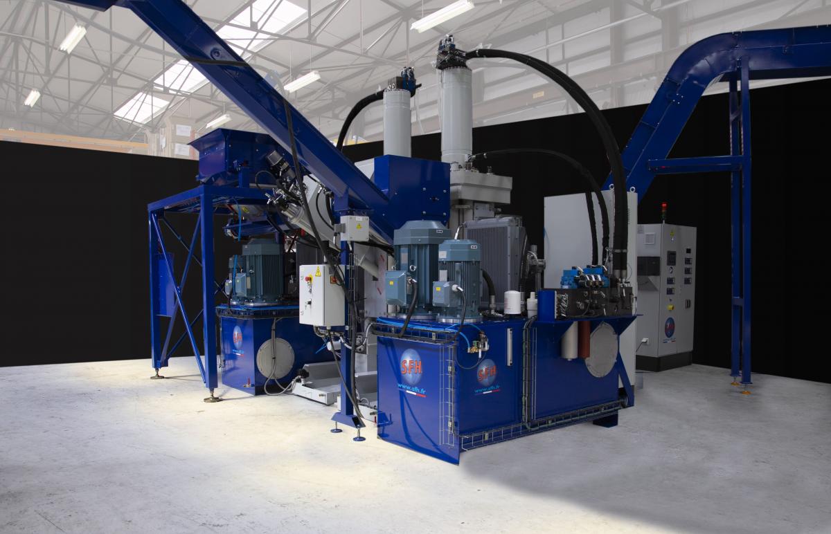 Chip processing line 4.0, connected to the production line supervision. The line then divides the briquettes into Big-Bags, these are weighed and an associated delivery note is printed.